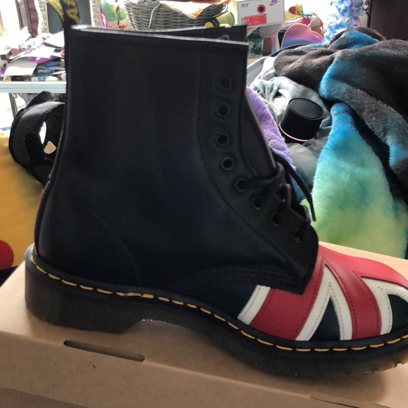 Dr. Martens Shoes - Dr Martens Union Jack 🇬🇧 boots M-8, W-9 EU 41